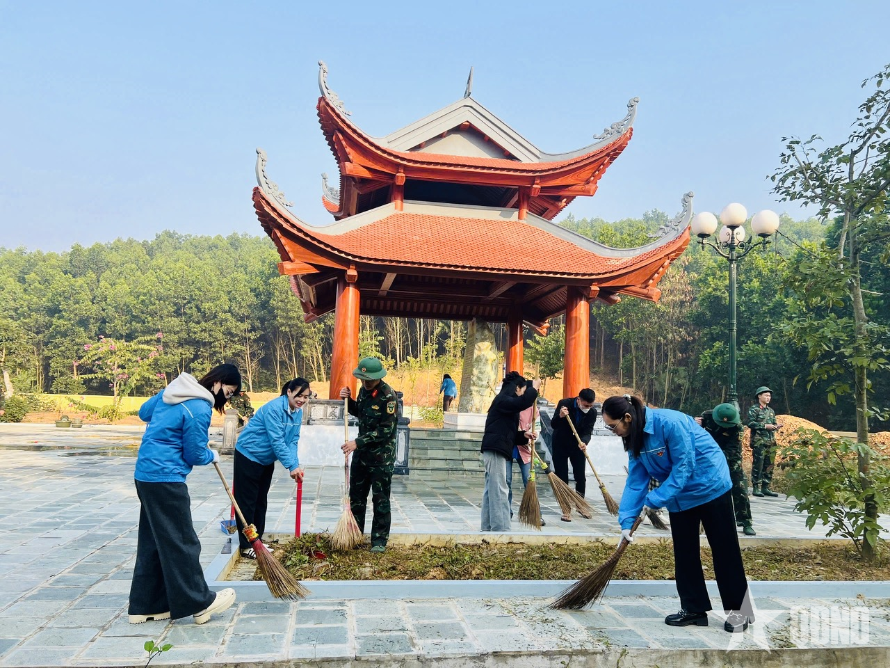 Học viện Hậu cần hành quân về nguồn, vun đắp truyền thống, thắm tình quân - dân